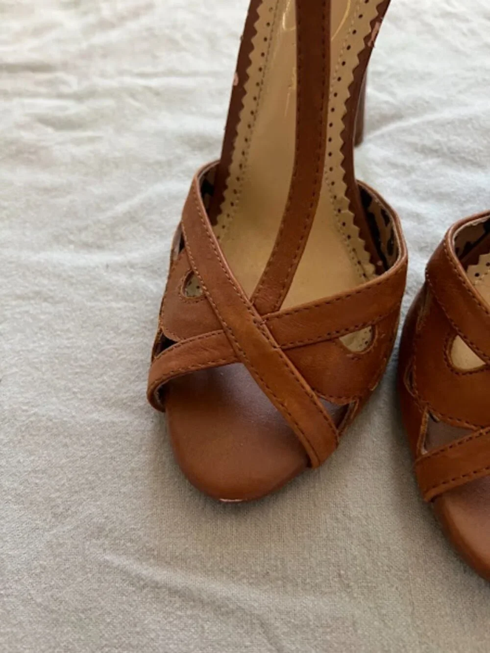 Jessica Simpson Brown Jeraldine Peep-Toe T-strap Heels Shoes Size 7.5M